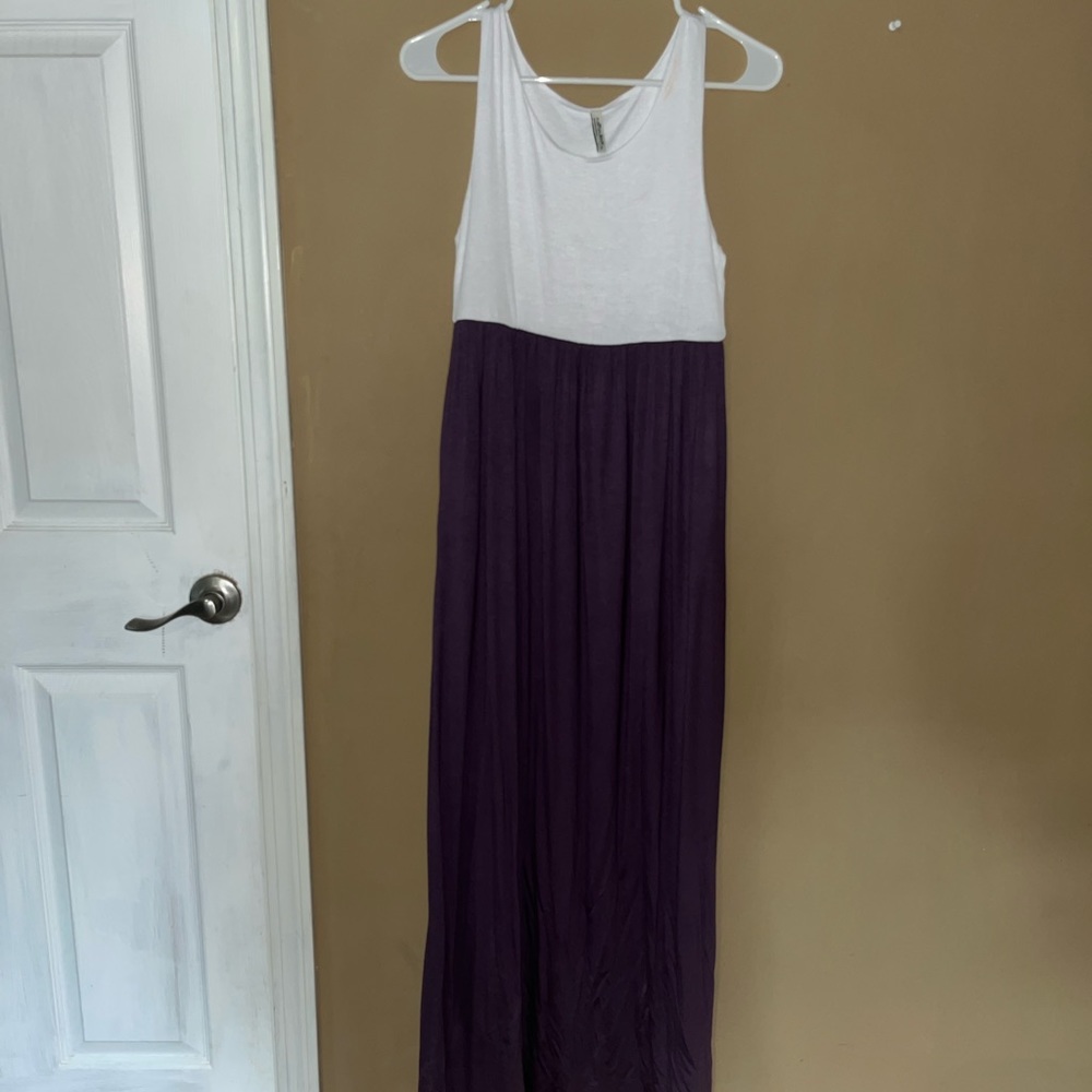 White/purple maternity dress